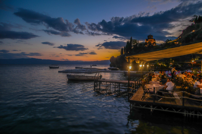 Dineren aan het meer Macedonië